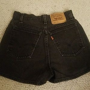 Levi 912 high waisted vintage black shorts.